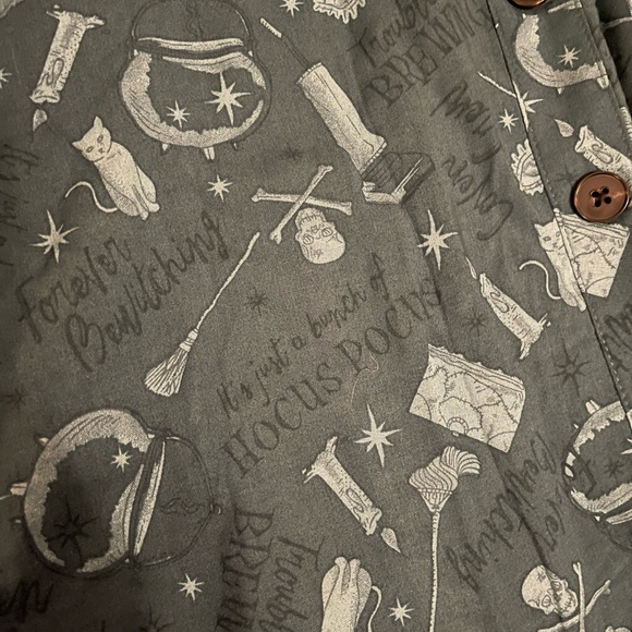 NWT Torrid Hocus Pocus Skirt size 2 - Picture 2 of 6